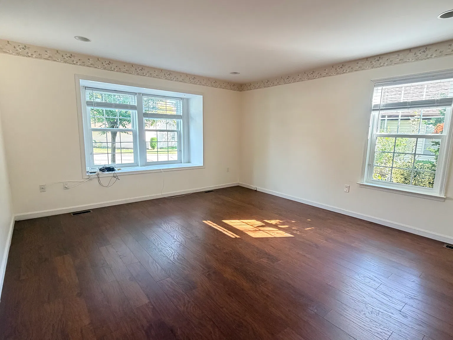 2 bed, 1365 sqft, $2,500 — Photo 3