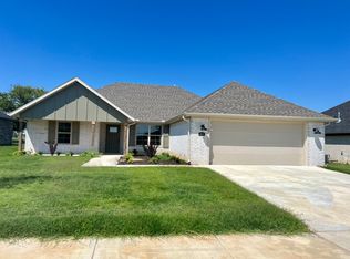 872 Hickory Meadows Ave, Springdale, AR 72762