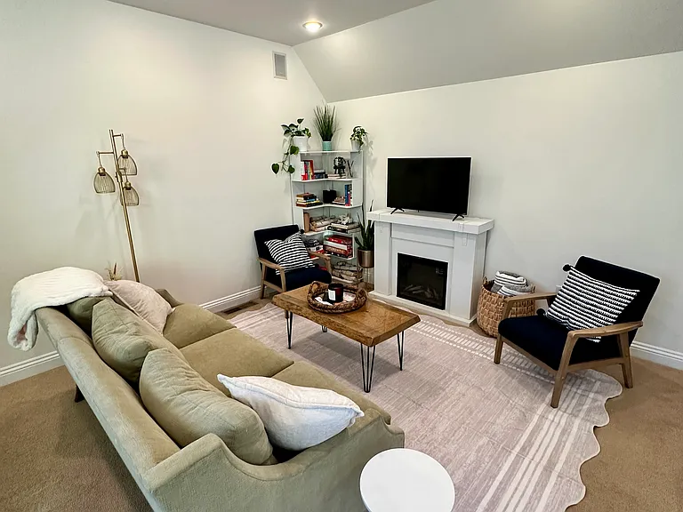 266 S Union St #C — Photo 9
