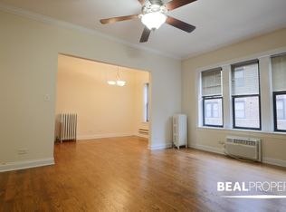 742 W Addison St #S2, Chicago, IL 60613