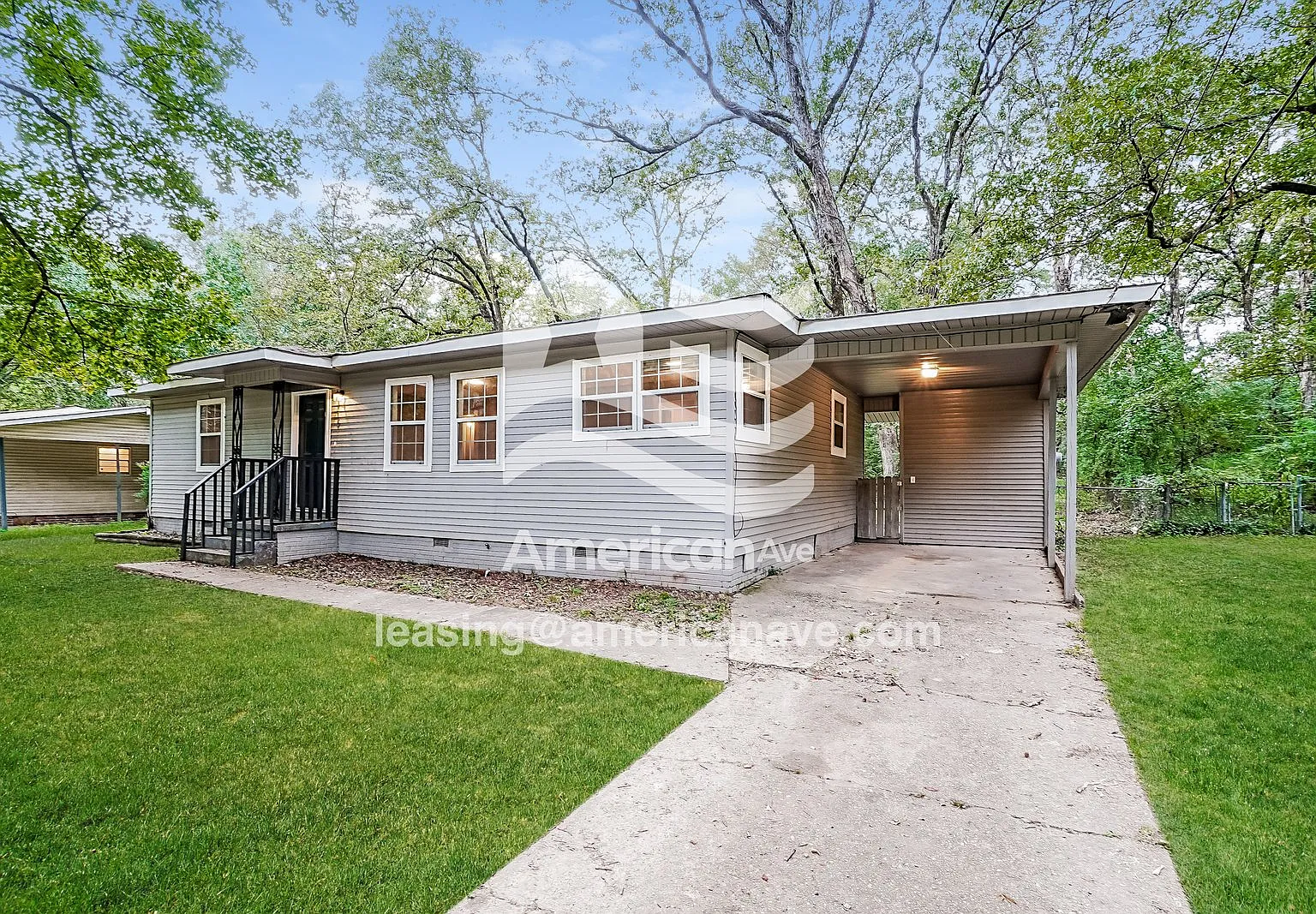 3 bed, 1.5 bath, 1184 sqft, $697 — Photo 2