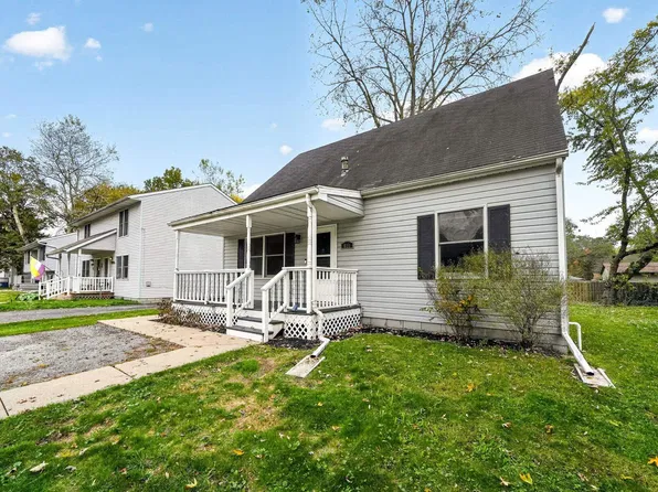 611 S 23rd St, Chesterton, IN 46304