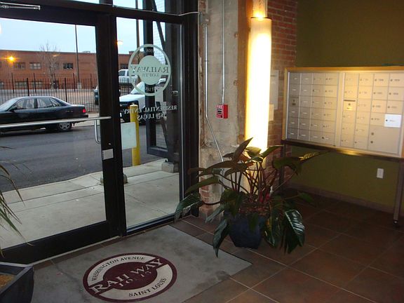 4th image of 1620 Lucas Ave APT 601