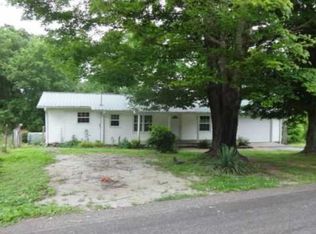 1490 Poplar Sprgs Barg Rd, Lexington, TN 38351