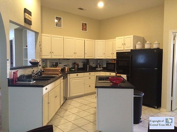 5th image of 611 Summerwood Dr