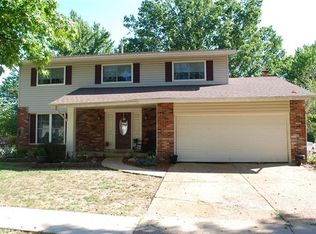 680 Greensleeves Dr, Fenton, MO