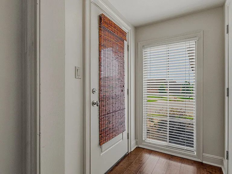 1016 Villa — Photo 6