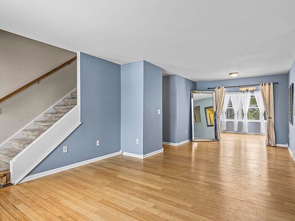 5th image of 834 Shamrock Ln