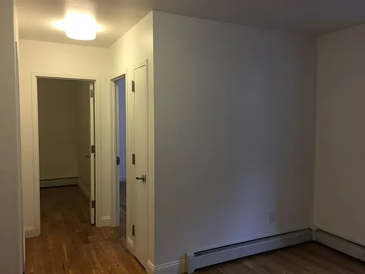 Rented by Niko International Brokerage | media 20