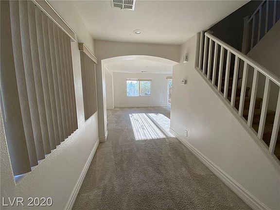 4th image of 262 Fairway Woods Dr