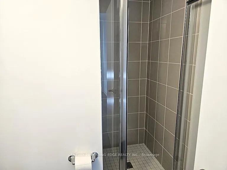 10 Spruce Pines Cres #1-room 1 — Photo 7