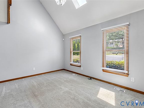 5th image of 3111 Castlebury Dr
