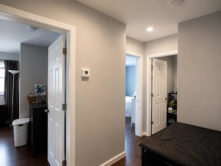 401 Broad Ave — Photo 14