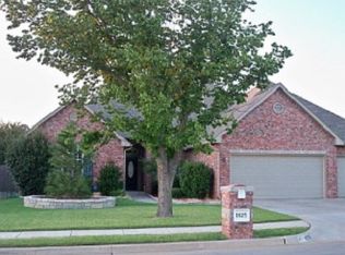 1625 Indian Springs Dr, Edmond, OK 73003