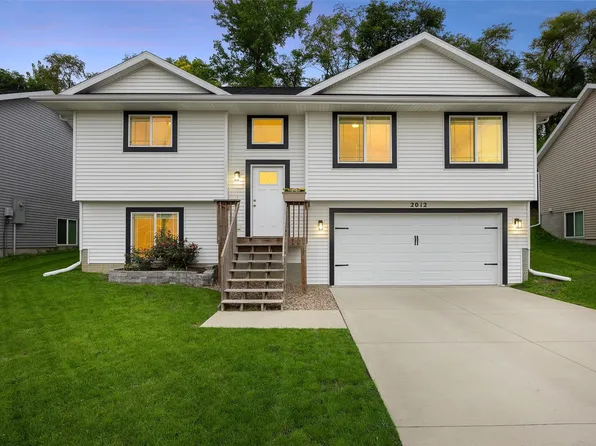 2012 Holly Meadow Ave SW, Cedar Rapids, IA 52404