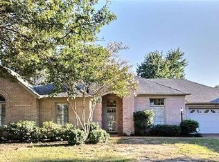 225 Strong Dr, Collierville, TN 38017