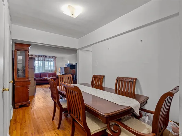 60-11 Broadway #3C, Woodside, NY 11377