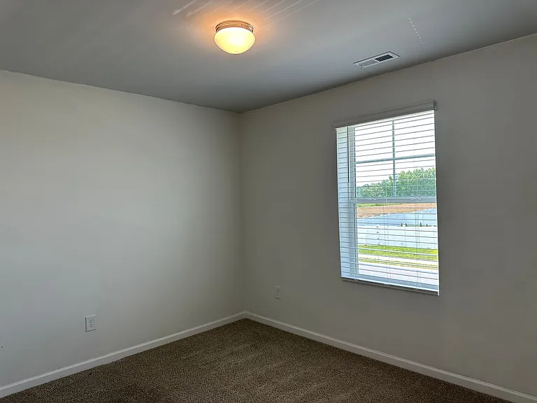 216 Melbourne Dr — Photo 16