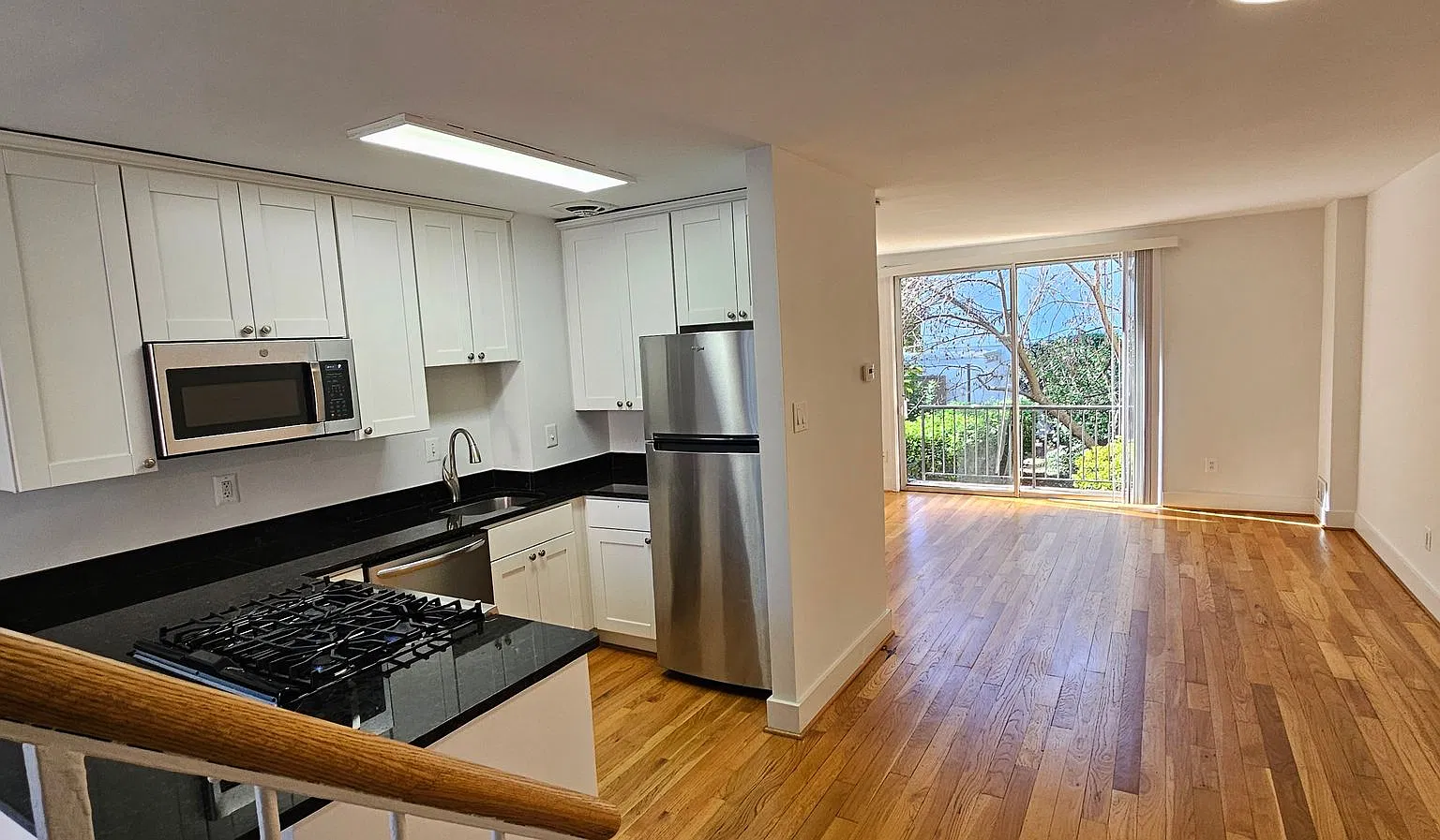 2BR, 2BA w/ Finished Basement - 3BR Potential, SW, DC near The Wharf — Photo 2