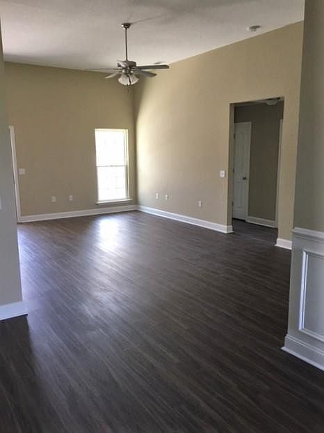 2nd image of 401 Small Pond Ln