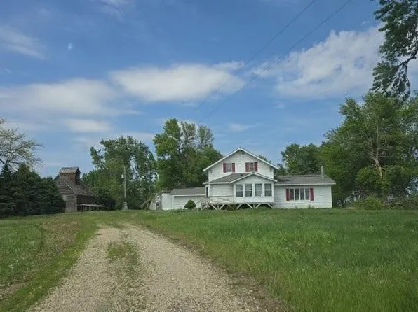 44375 60th St, Blue Earth, MN 56013