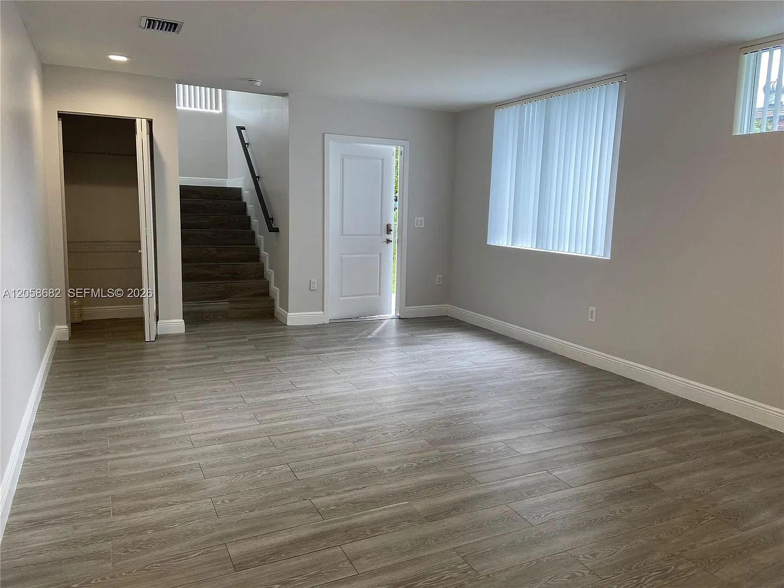 3 bed, 2.5 bath, 1650 sqft, $2,850 — Photo 2