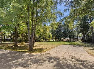 20 Greencroft Dr, Champaign, IL