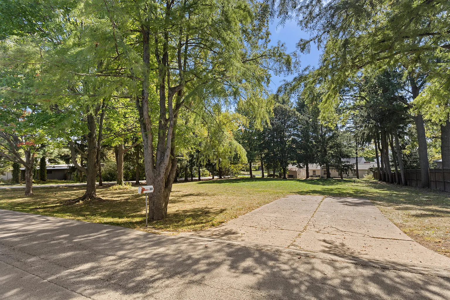 20 Greencroft Dr photo 1