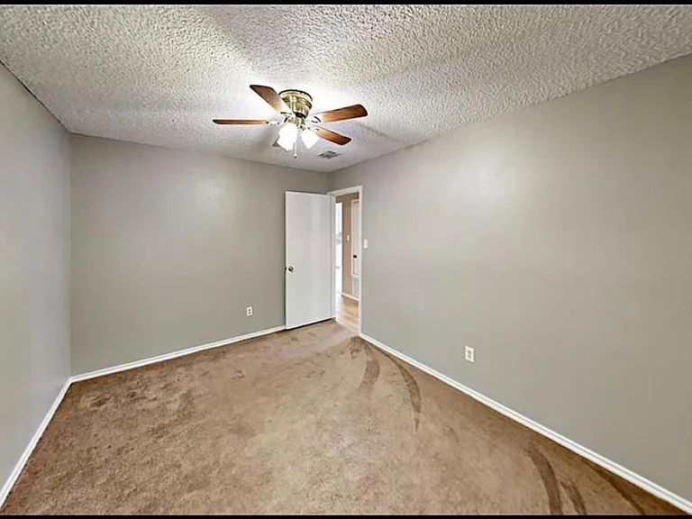 3710 Moselle Dr — Photo 17
