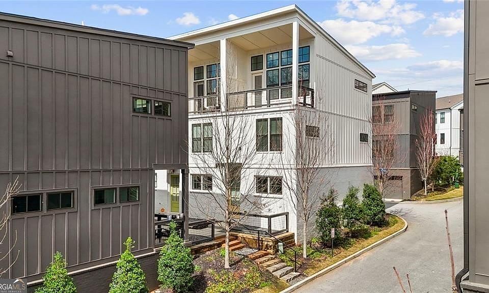 1st image of 900 Brees Ct NW