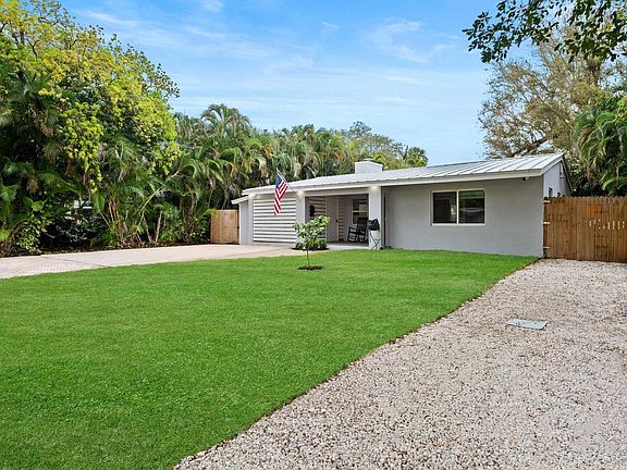 2nd image of 1725 SW 13th Court