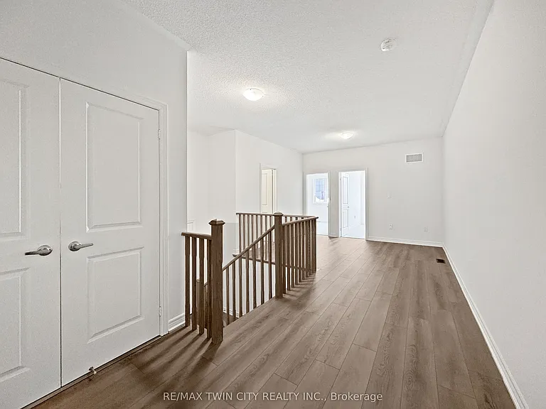 82 Gledhill Cres — Photo 34