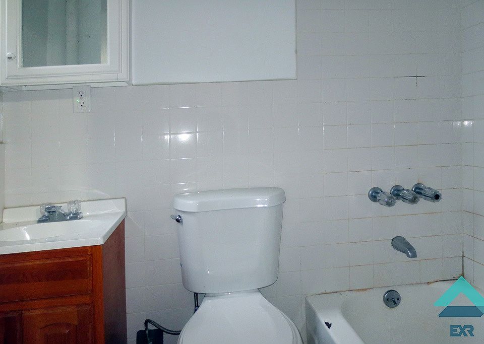 2nd image of 299 Quincy St #1AH