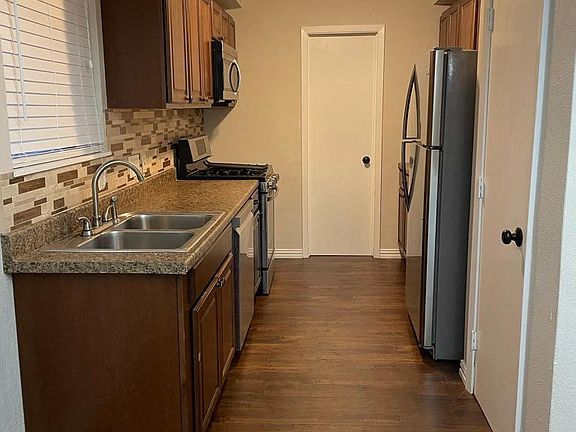 4th image of 105 N Heights Dr APT B