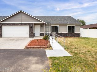 8007 Westbrook Ave, Yakima, WA 98908