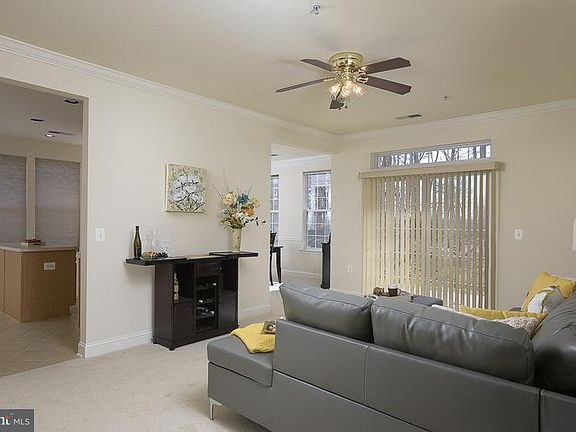 2nd image of 2520 Kensington Gdns Unit 104