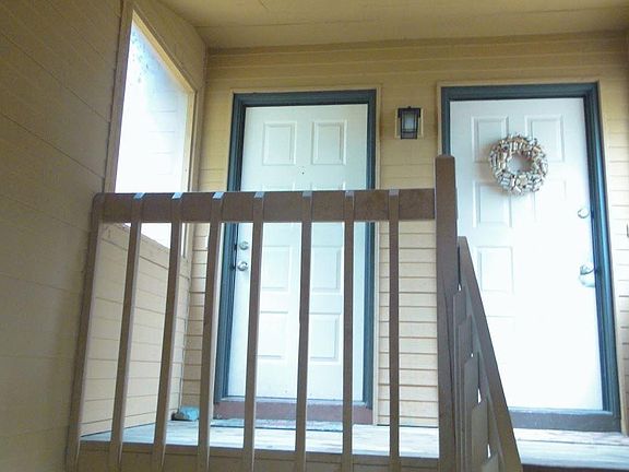 3rd image of 4106 Robin Hood Ln