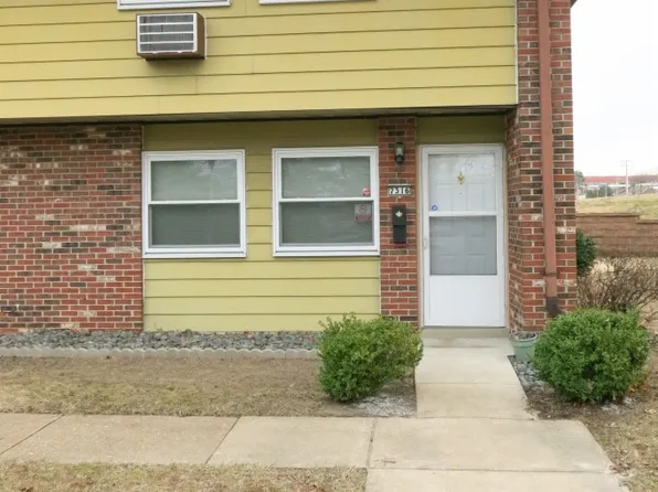 7316 Sieloff Dr, Hazelwood, MO 63042
