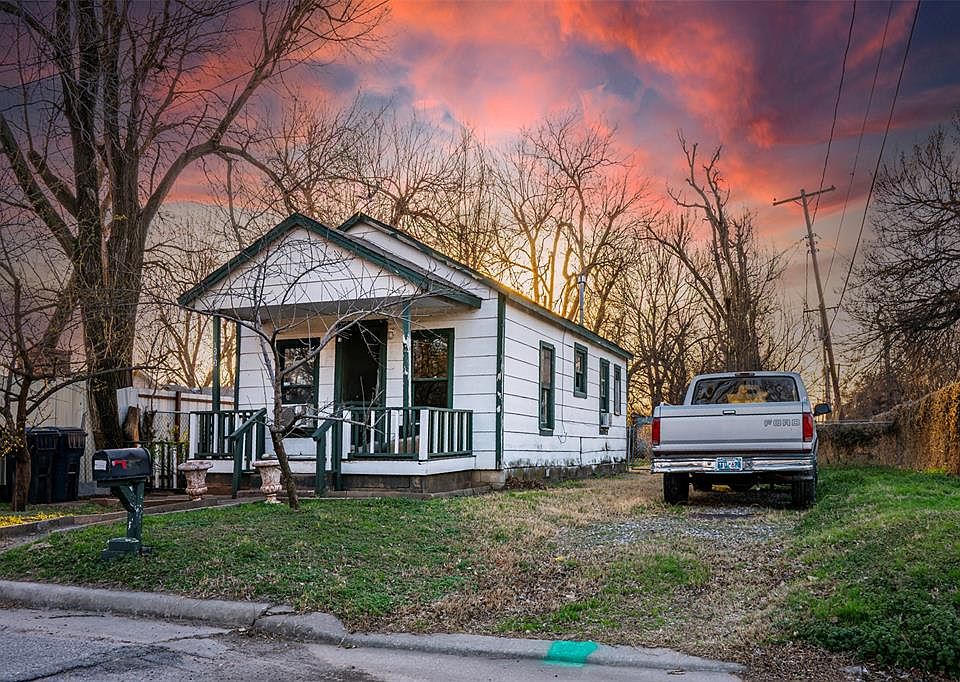 1st image of 1013 S Barnes Ave
