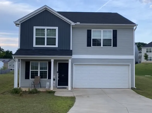 811 Millsgrove Ct, Boiling Springs, SC 29316