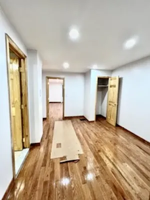 Rented by Flateau Realty | media 16