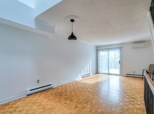 442 Perth Ave #15, Toronto, ON M6P3Y7