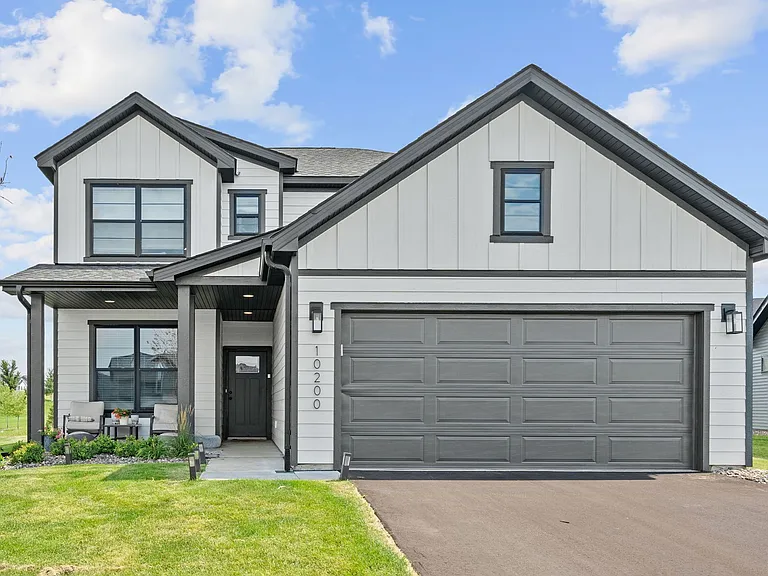 Acclaim of Woodbury Modern Living, Thoughtfully Designed — Photo 1