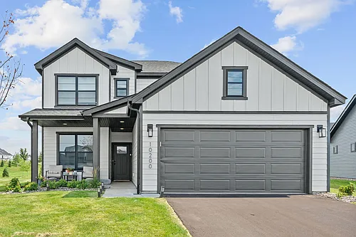 Acclaim of Woodbury Modern Living, Thoughtfully Designed Photo 1
