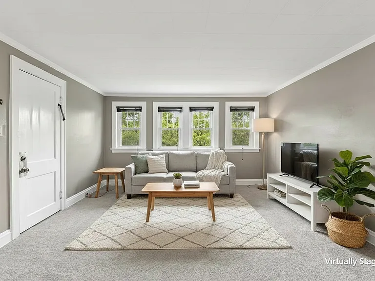 17316 Archdale Ave #3 — Photo 2