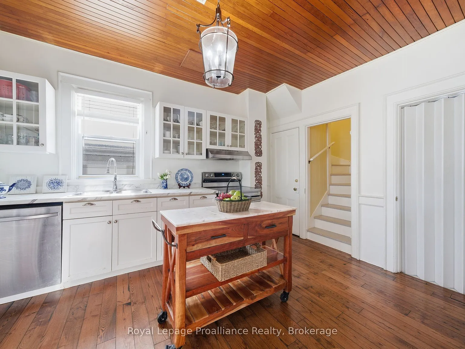 3 bed, $3,200 — Photo 3