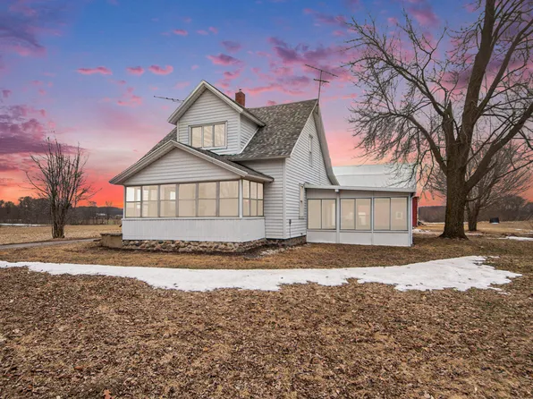 3921 9th St, Wayland, MI 49348