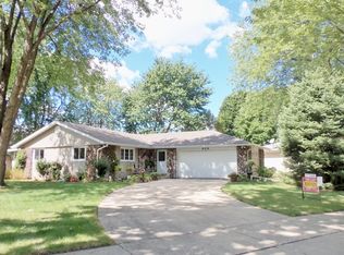 609 Fairlane Dr, Joliet, IL