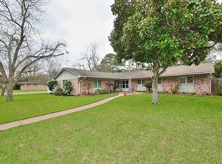 1900 Ivie Lee St, Baytown, TX 77520