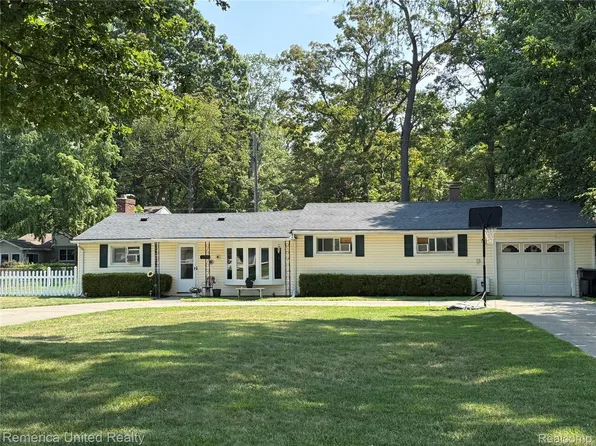 172 N Bryar St, Westland, MI 48185